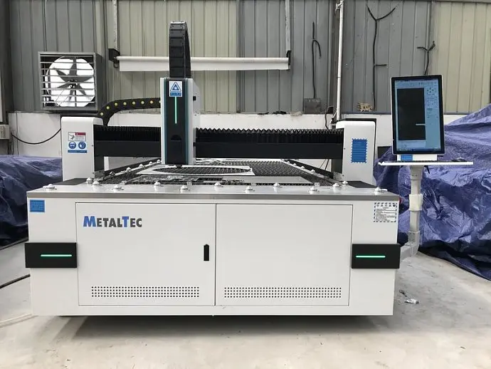 Оптоволоконный лазерный станок для резки металла MetalTec 1530 B (RECI-1000 W)