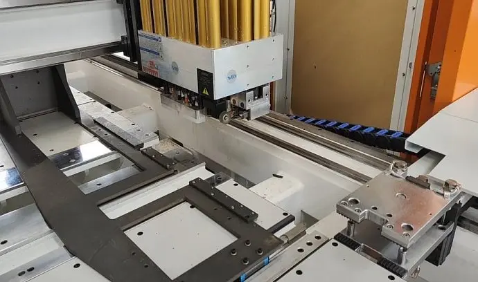 Автоматический сверлильно-присадочный станок с ЧПУ WoodTec HBM 611K C