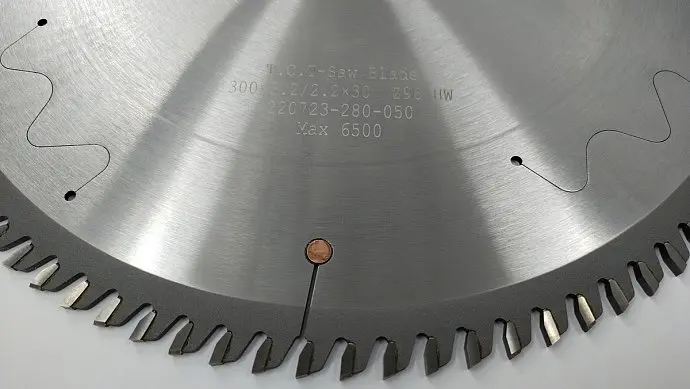 Основная пила WoodTec для форматно-раскроечных станков Ø300 х 30 х 3,2 / 2,2 Z = 96 FZ/TR