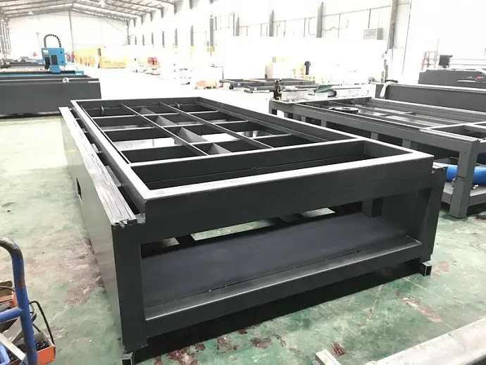 Оптоволоконный лазерный станок для резки металла MetalTec 1530 B (RECI-1000 W)