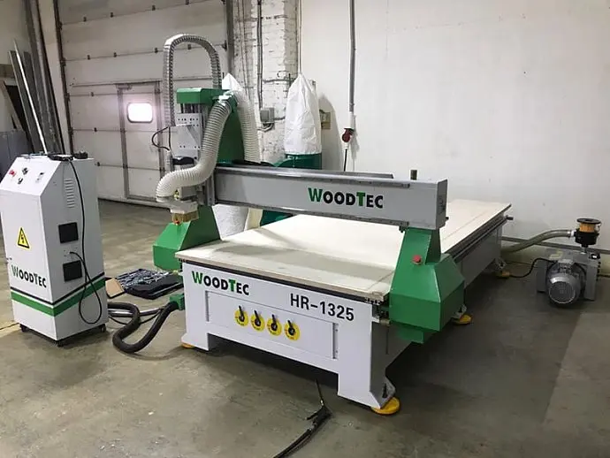 Фрезерно-гравировальный станок с ЧПУ WoodTec HR 1325