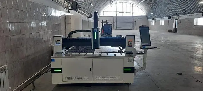 Оптоволоконный лазерный станок для резки металла MetalTec 1530 B (RECI-1000 W)