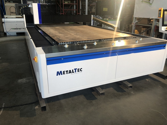 Оптоволоконный лазерный станок для резки металла MetalTec 1530 (750W)