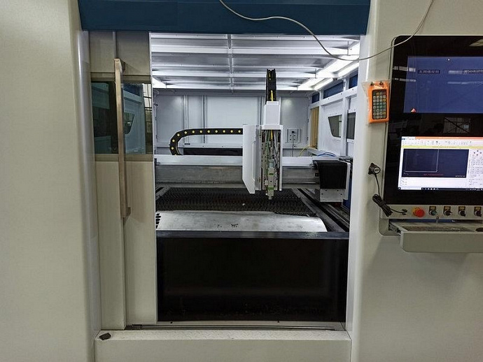 Оптоволоконный лазерный станок для резки металла MetalTec 1530P (2000 - 6000W)