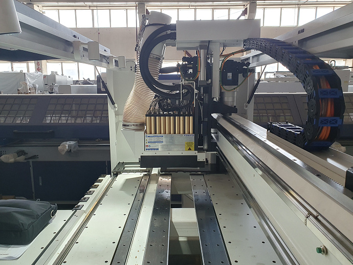 Автоматический сверлильно-присадочный станок с ЧПУ WoodTec HBM 611L