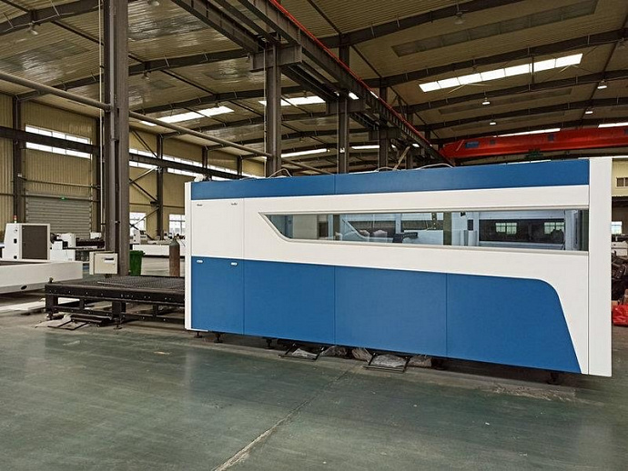 Оптоволоконный лазерный станок для резки металла MetalTec 1530P (2000 - 6000W)