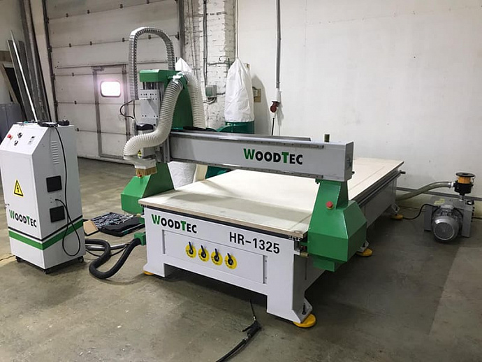 Фрезерно-гравировальный станок с ЧПУ WoodTec HR 1325