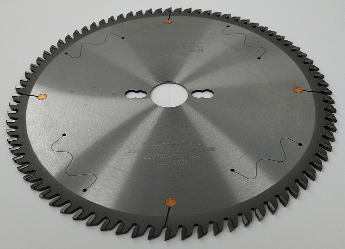 Основная пила WoodTec для форматно-раскроечных станков Ø250 х 30 x 3,2 / 2,2 Z = 80 FZ/TR