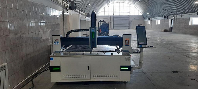 Оптоволоконный лазерный станок для резки металла MetalTec 1530 B (RECI-1000 W)