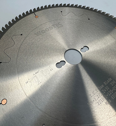 Основная пила WoodTec для форматно-раскроечных станков Ø300 х 30 х 3,2 / 2,2 Z = 96 FZ/TR