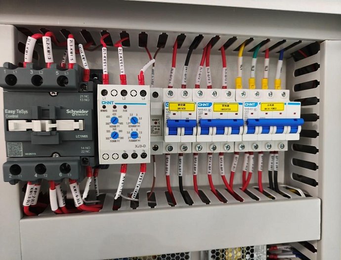 Автоматический сверлильно-присадочный станок с ЧПУ WoodTec HBM 611K C